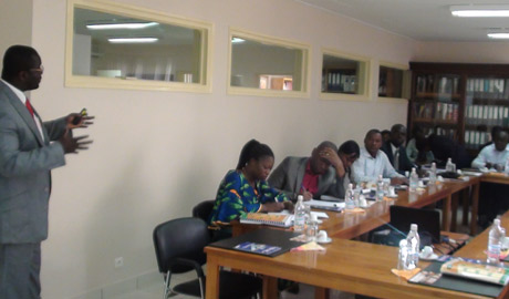 Les modes et les procédures de passation des marchés publics expliqués aux PME/PMI membres de la Chambre de Commerce et d''Industrie Française en Côte d''Ivoire le 12 décembre 2012
